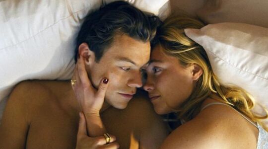 Harry Styles tuft op co-star