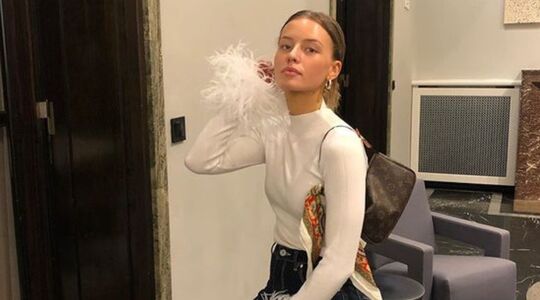 Feather Cuffs veren top