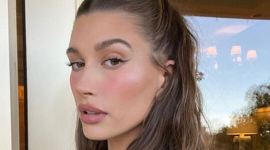 Hailey Bieber