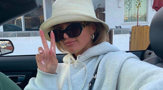 bucket hat