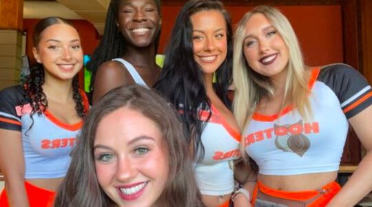 hooters serveester verdienen geld