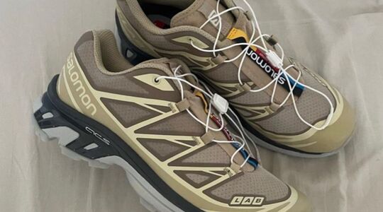 Salmon sneaker lente 2023
