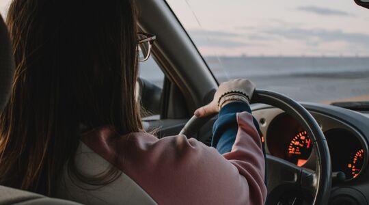 Rijbewijs vrouw theorie-examen 960 pogingen