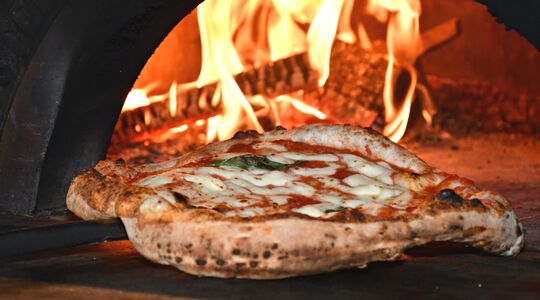 pizza oven voor op de camping