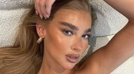Sun kissed make-up look zomer