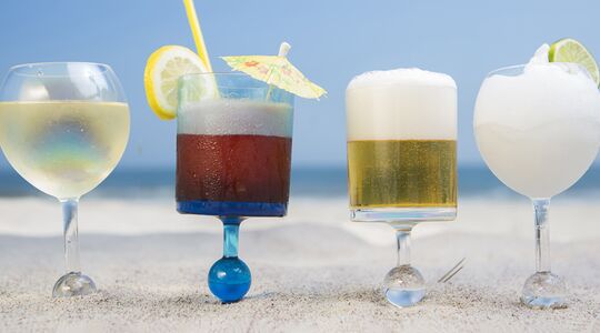 glazen picknick dagje strand niet omstoten prikken