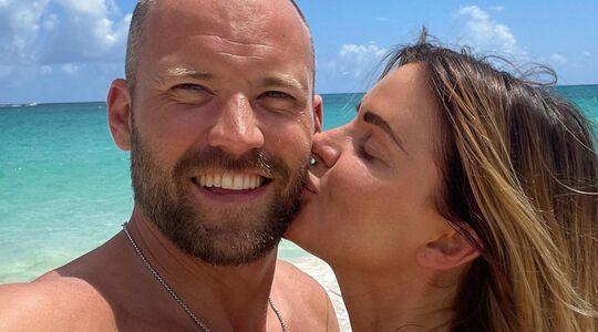 Sylvia Geersen en Joris op vakantie