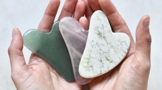 gua sha beauty tool skincare huid
