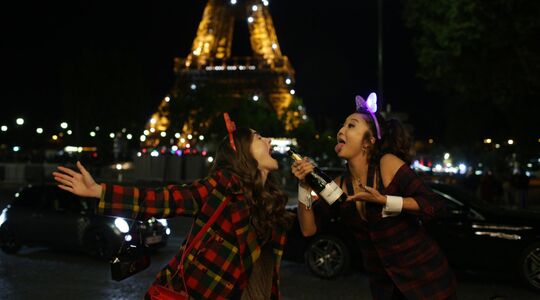 drinken-tijdens-de-feestdagen-dit-doet-het-met-je-huid