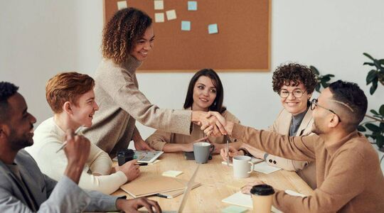 van werk bff naar ex collega overleeft jullie vriendschap de overstap