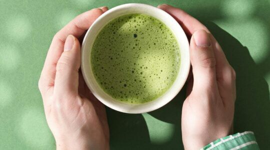 Illustratie voor: Wait what?! Zorgen onze geliefde matcha’s voor haaruitval?