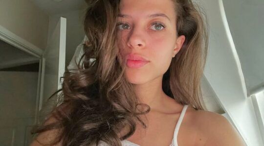 Zaar Goedemans met gekruld haar