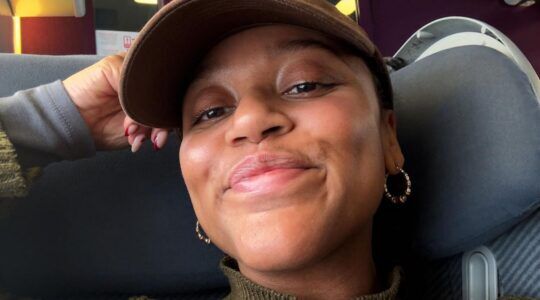 Quinty Misiedjan maakt een selfie.