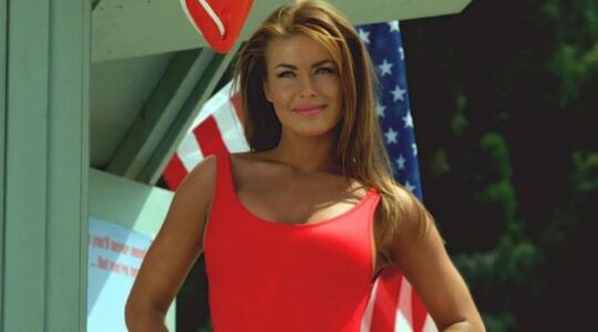 Carmen Electra als Lani in Baywatch.