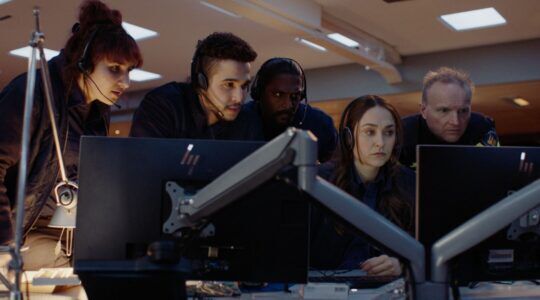 Cast van NOOD in de meldkamer.