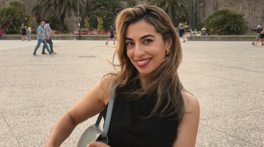 Hila Noorzai op vakantie in Bretagne.