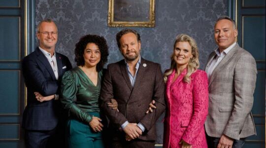 Carlo Boszhart en de experts van Married at First Sight.