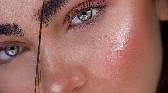Oplossing voor een glimmende T-zone; blotting papers.