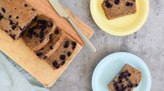 Vegan bosbessen-bananenbrood_horizontaal