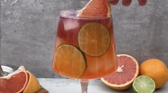 Deze variatie op Aperol Spritz gaat sowieso het zomerdrankje van 2022 worden