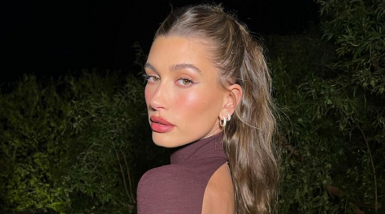 Hailey Bieber update glazed nails
