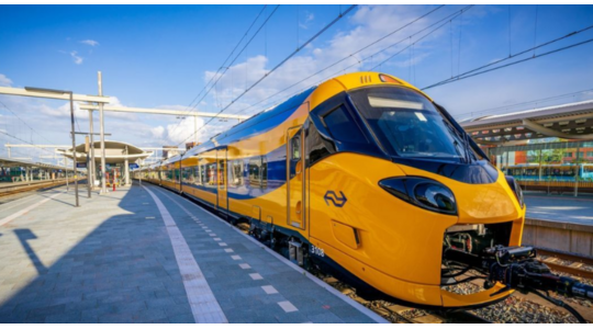 Man bakt kaassoufflé in trein airfyer