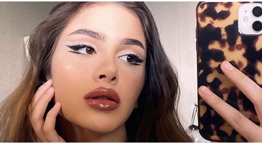 bruine lipgloss