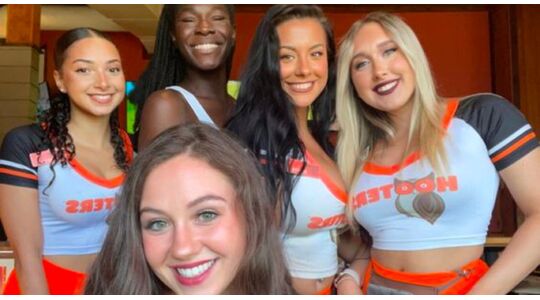 hooters serveester verdienen geld