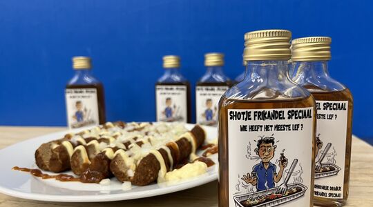 frikandel speciaal shotje hollandse smaak
