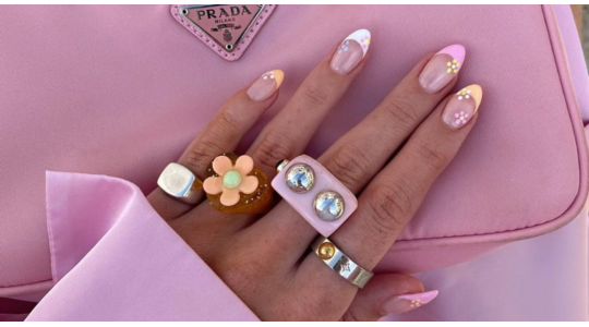 HEMA tompouce nagellak roze geel bruin