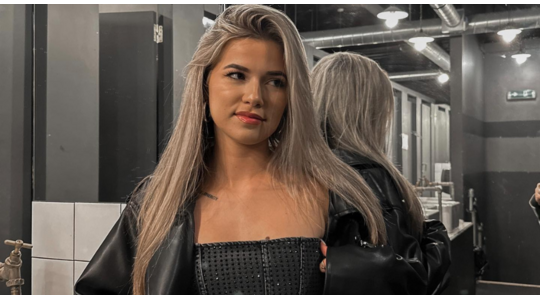 jade anna spiegelfoto