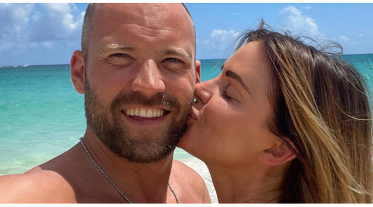 Sylvia Geersen en Joris op vakantie