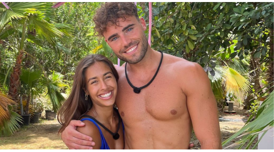 Contact na Love Island Job en Naomi