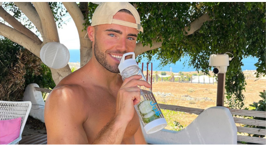 love island job