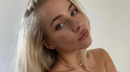 juultje tieleman deelt vakantiekiekje in bikini