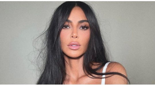 kim-kardashian-kritiek-kerstversiering