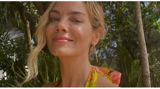 michelle monaghan uit the white lotus deelt haar skincare geheim