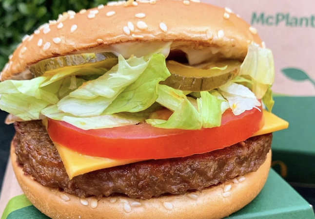 Goed nieuws: McDonald’s komt met een burger van planten