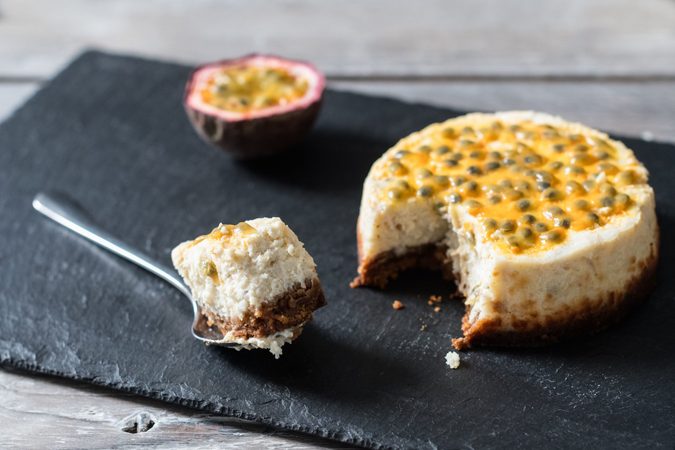 Trommel je vriendinnen op: deze Pornstar Martini-cheesecake moet je proberen