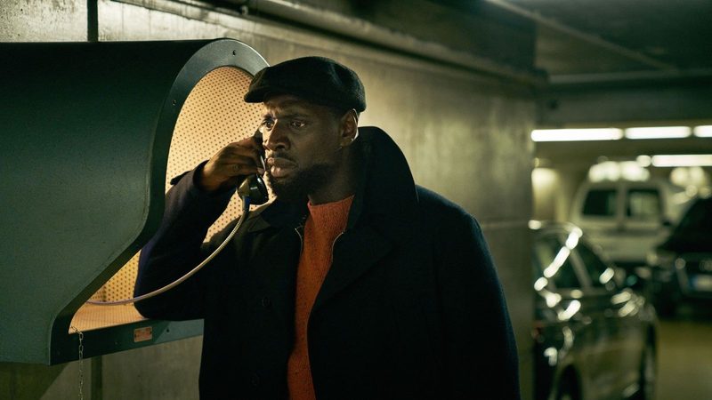 Man aan de telefoon.