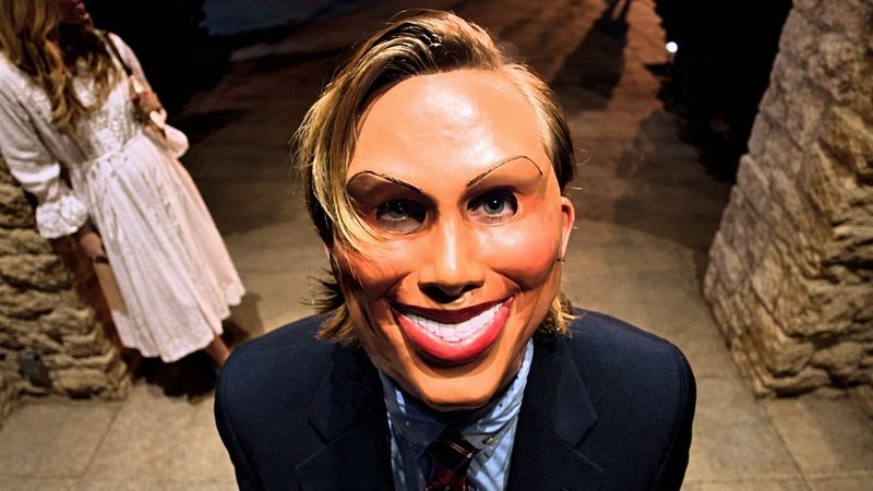 Grijnzend masker.