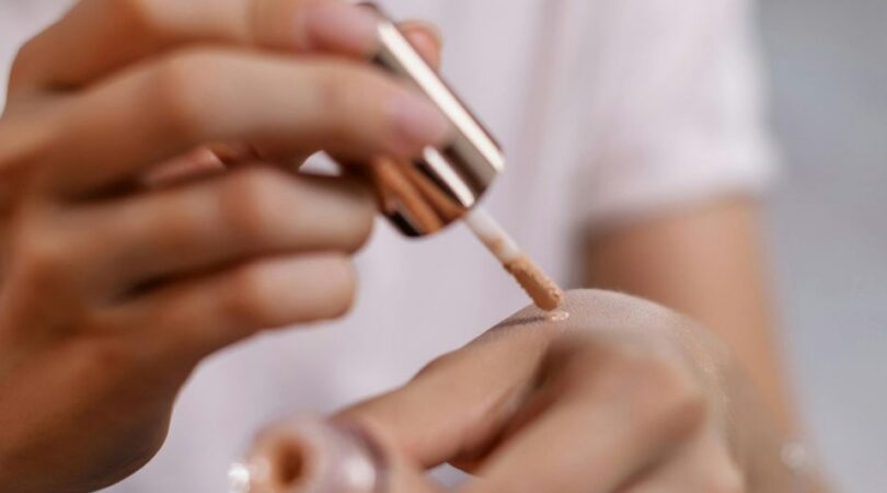 FEM FEM Beauty: 9 Foundations die je huid laten stralen