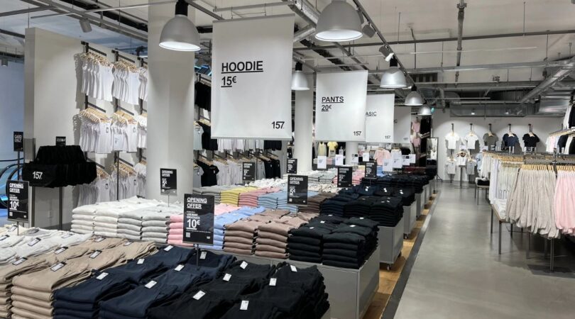 Lager 157-winkel in Den Haag.